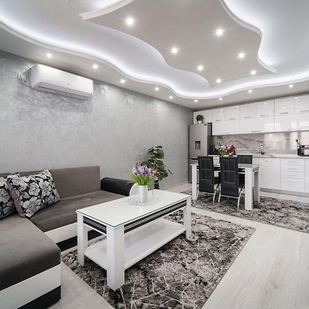 City Apartments - A Brand New Luxury & Comfy 2 Асеновград Экстерьер фото