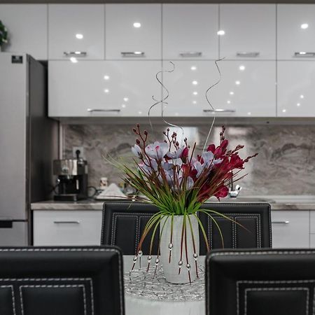 City Apartments - A Brand New Luxury & Comfy 2 Асеновград Экстерьер фото