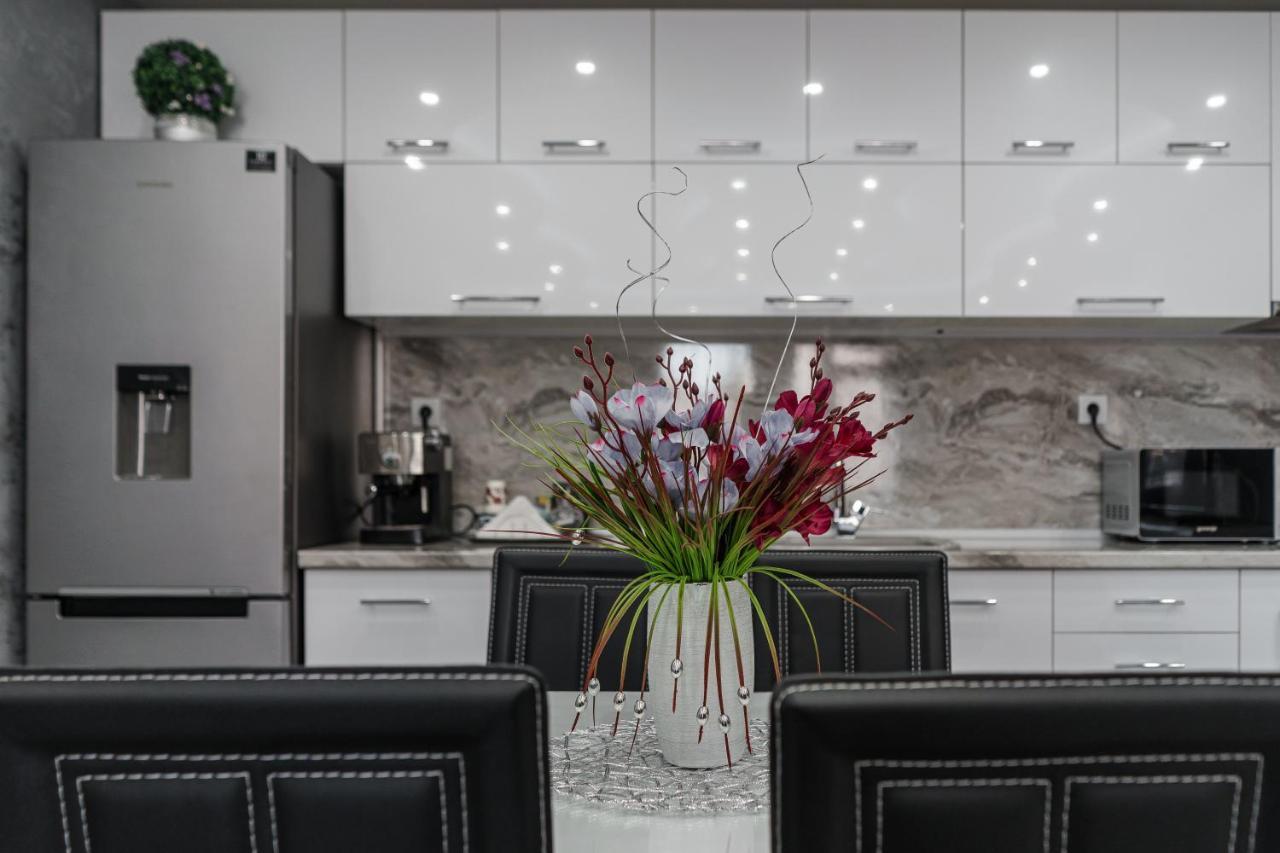 City Apartments - A Brand New Luxury & Comfy 2 Асеновград Экстерьер фото